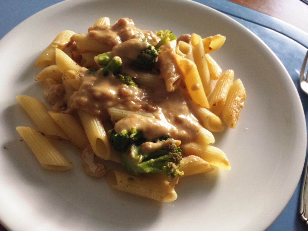 Penne mit Erdnu&szlig;-Sauce.jpg